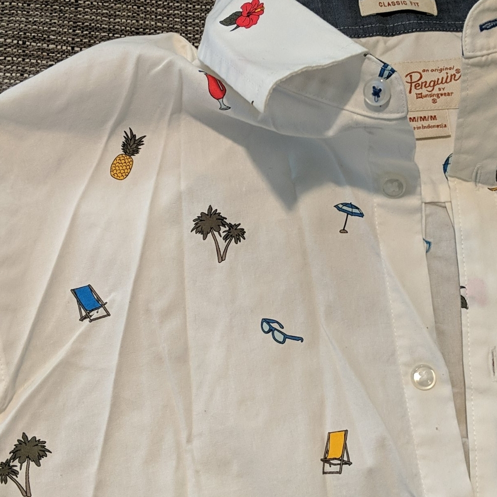 New worn button down - Picture 3 of 3